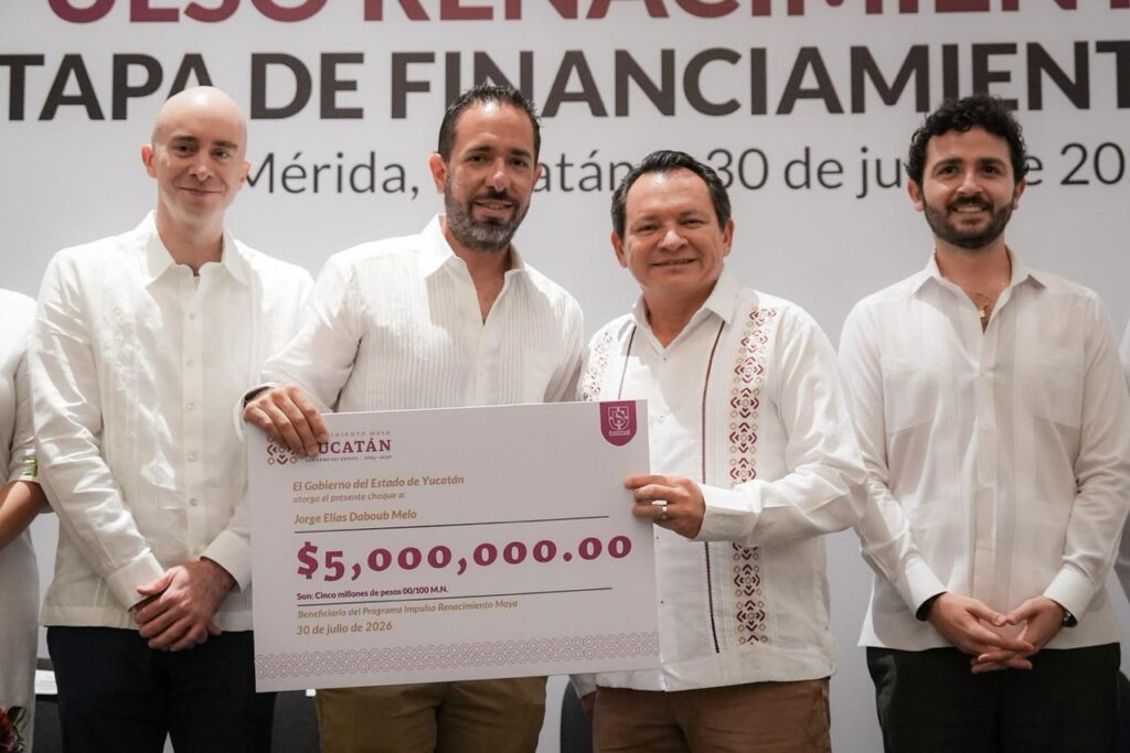 Renacimiento Maya impulsa a las MiPyMEs con más de 200 mdp en créditos para crecer y generar empleo /Joaquín Díaz Mena / Ermilo Barrera