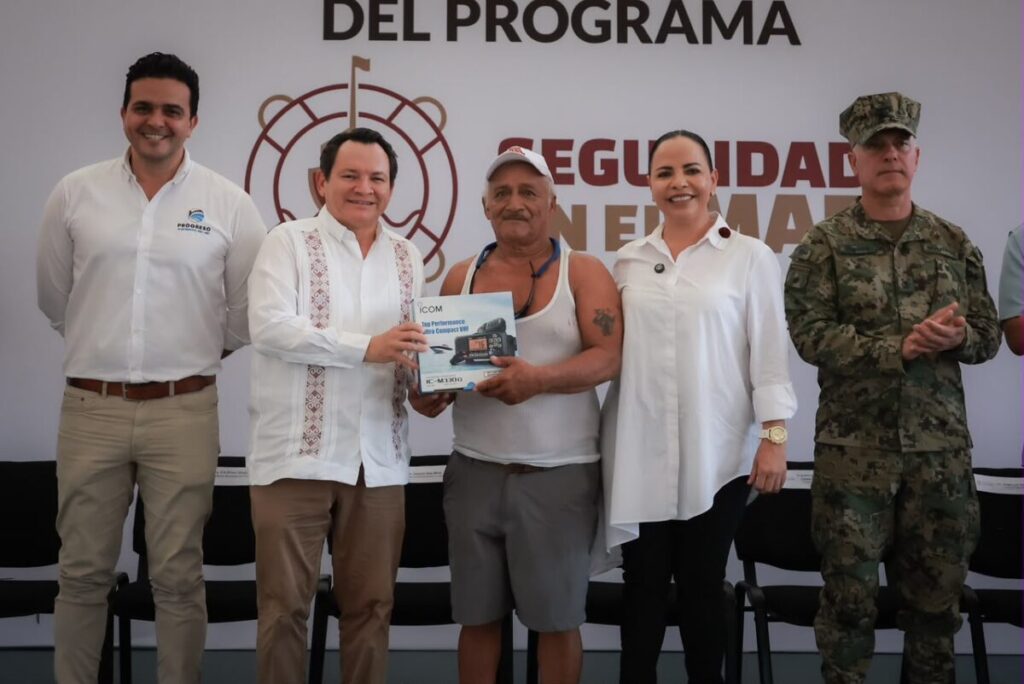 Renacimiento Maya cumple a pescadoras y pescadores con Seguridad en el Mar / Joaquín Díaz Mena