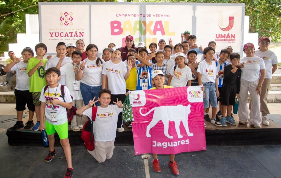 Kenia Walldina comparte con las familias de Umán la exitosa clausura del Báaxal Paal