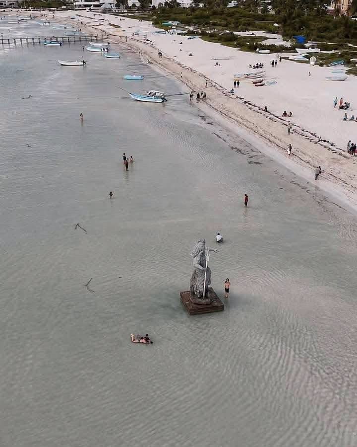 Descenso del nivel del mar en la costa de Progreso causa asombro en redes sociales