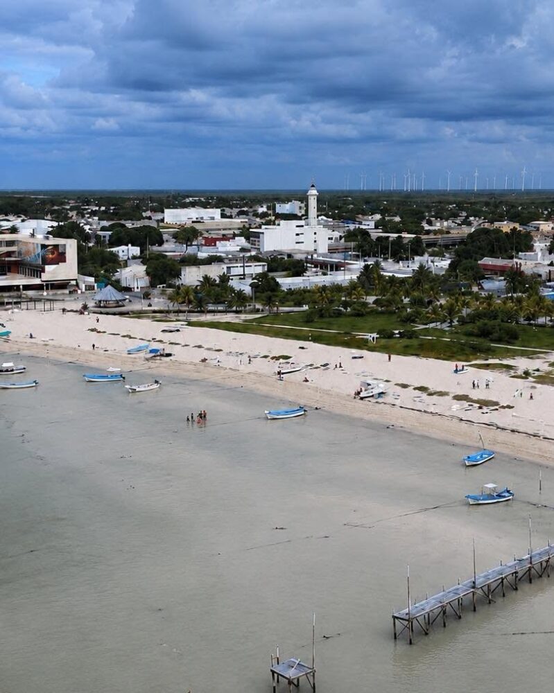 Descenso del nivel del mar en la costa de Progreso causa asombro en redes sociales