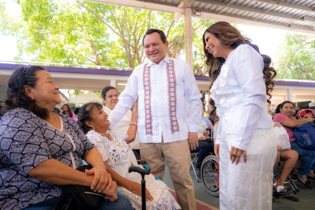 Gobierno del Renacimiento Maya facilitará traslados gratuitos para usuarias y usuarios del CREE / Joaquín Díaz Mena y Wendy Méndez Naal