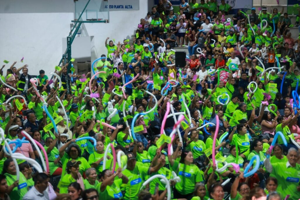 Impulsa Cecilia Patrón la organización vecinal en Mérida y suma a comités de vigilancia en la prevención social del delito / Arturo León Itzá