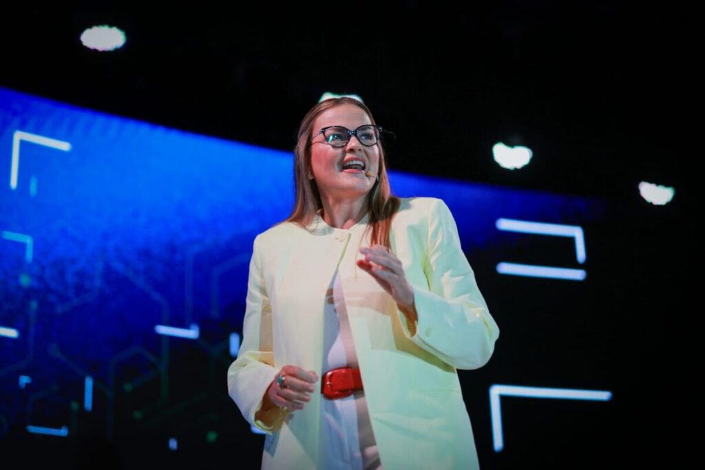 Cecilia Patrón presenta MIDigital para transformar trámites en Mérida
