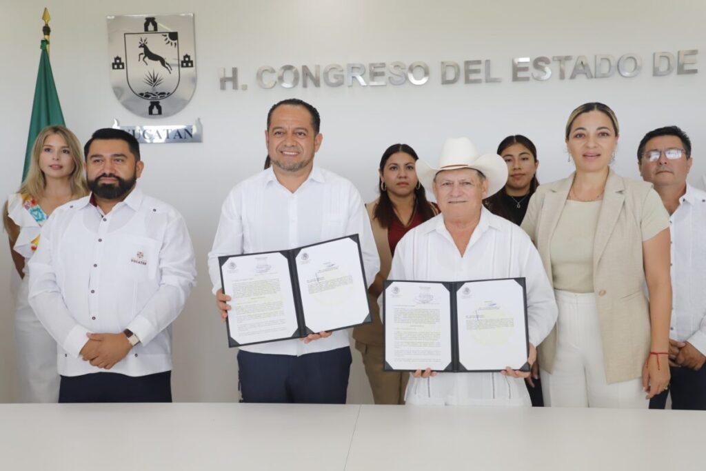 Congreso de Yucatán recibe iniciativa de financiamiento para el Plan Bienestar Metropolitano / Joaquín Díaz Mena y Wilmer Manuel Monforte Marfil