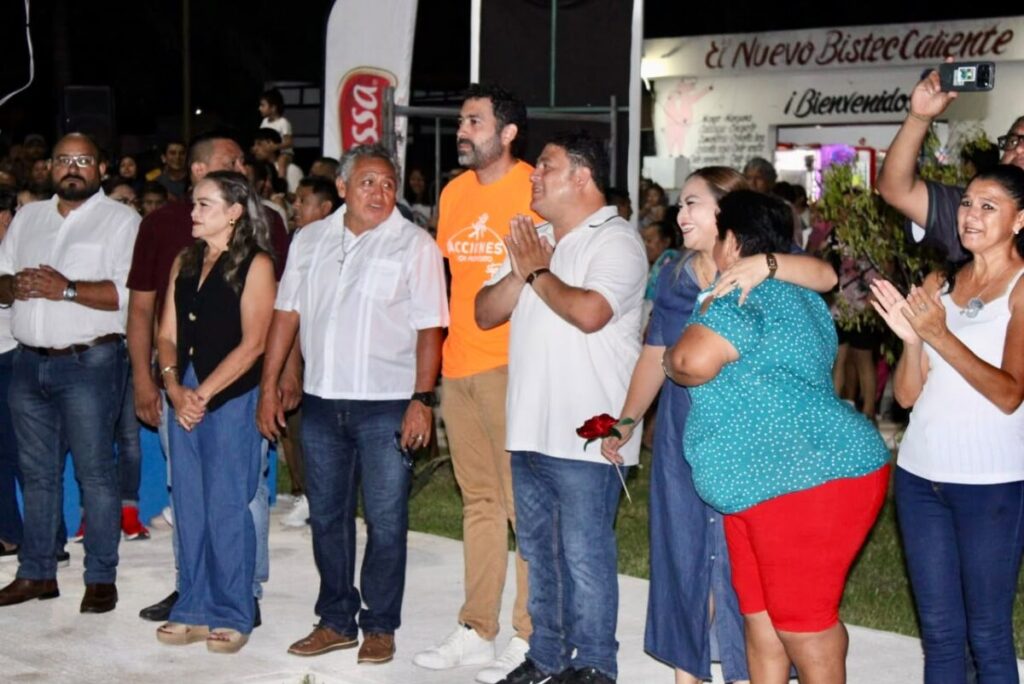 Edwin Bojórquez entrega trabajos de construcción de nuevo parque en Tulipanes / Raquel Balam Rocha