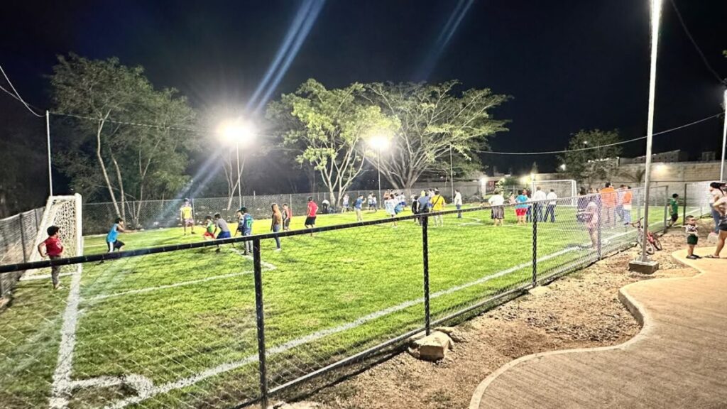 Edwin Bojórquez entrega trabajos de construcción de nuevo parque en Tulipanes / Raquel Balam Rocha