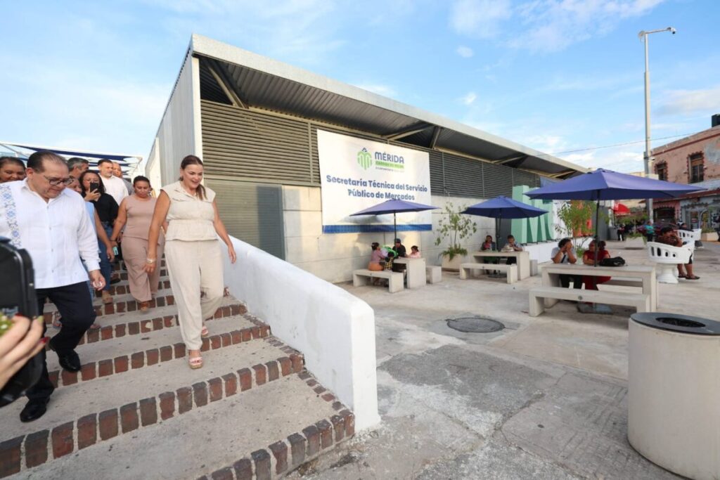 Cecilia Patrón entrega remodelación integral del mercado Lucas de Gálvez para locatarios y usuarios