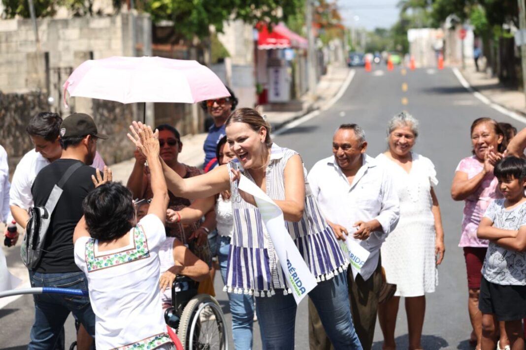 Da mantenimiento Cecilia Patrón a la red pluvial con megaoperativo en Salvador Alvarado Sur