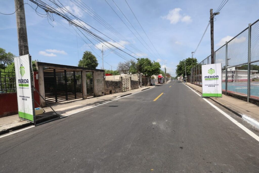 Da mantenimiento Cecilia Patrón a la red pluvial con megaoperativo en Salvador Alvarado Sur