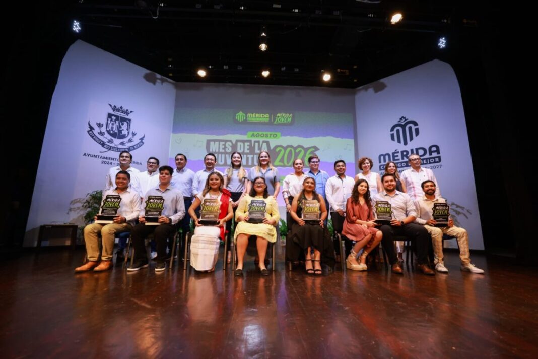 Cecilia Patrón reconoce el talento y liderazgo de las juventudes en Mérida