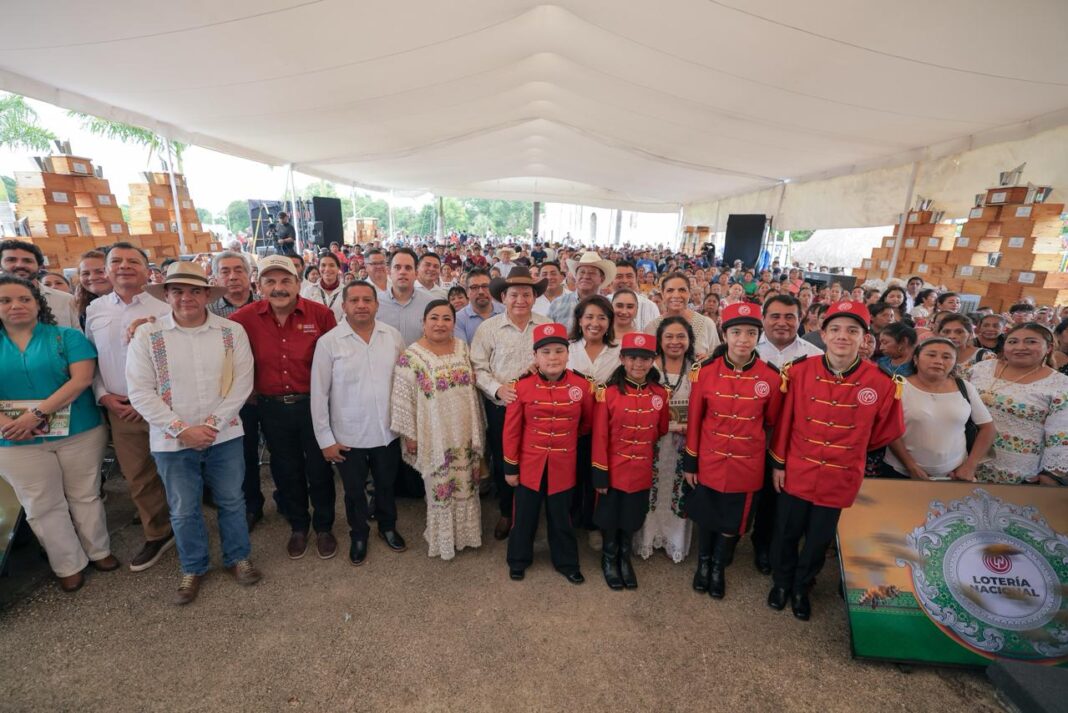 Gobierno de Yucatán y Gobierno de México suman esfuerzos por el campo y el liderazgo apícola / Huacho Díaz Mena