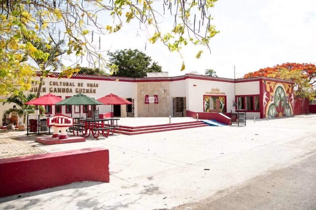 Kenia Walldina entrega la renovada Casa de la Cultura 'Juan Gamboa Guzmán' en Umán