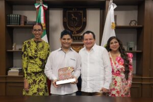 Historias de talento y superación inspiran a las juventudes de Yucatán / Joaquín Díaz Mena