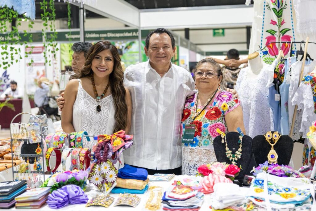 Expo Personas Adultas Mayores brinda servicios gratuitos y actividades de bienestar / Joaquín Díaz Mena y Mtra. Wendy Méndez Naal