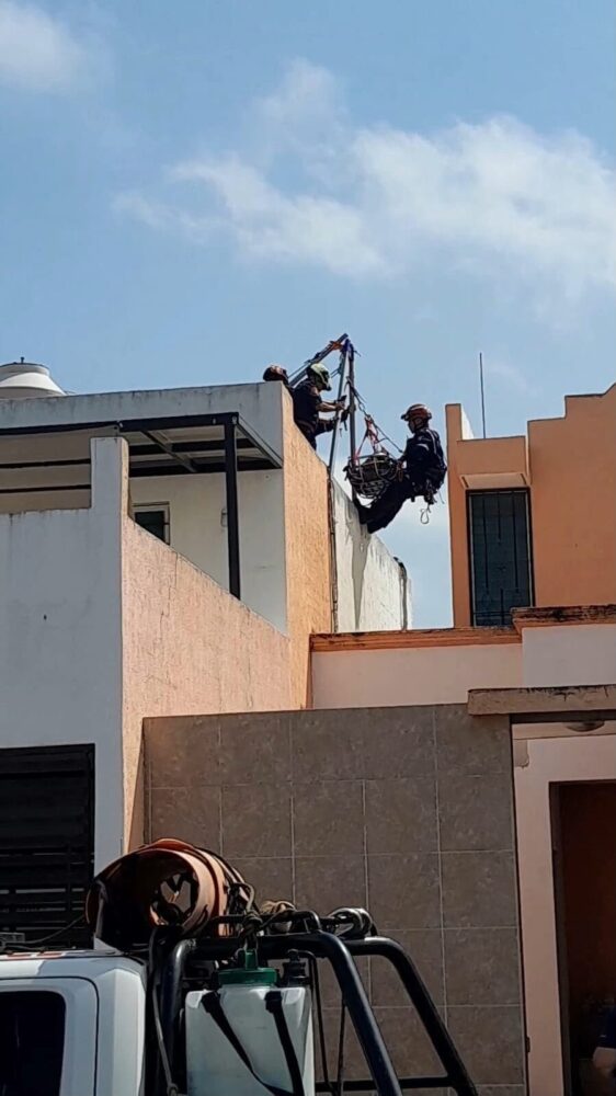 Caída desde el techo deja gravemente herido a un hombre en Paraíso Maya