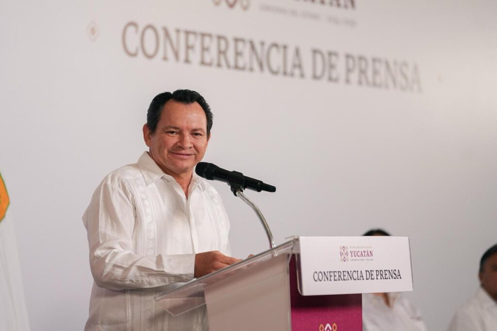 Abre Renacimiento Maya oportunidades universitarias para más de 100 mil habitantes de Tizimín, Tzucacab y Chikindzonot / Joaquín Díaz Mena