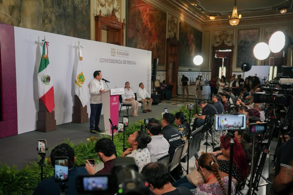 Abre Renacimiento Maya oportunidades universitarias para más de 100 mil habitantes de Tizimín, Tzucacab y Chikindzonot / Joaquín Díaz Mena