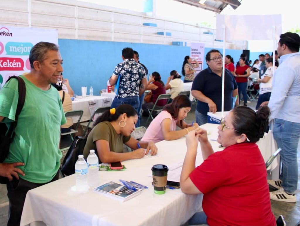 Jornada del Empleo 2026 acerca oportunidades laborales a familias de Kanasín / Edwin Bojórquez