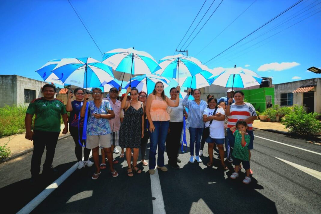 Mérida se enchula calle por calle: Cecilia Patrón supervisa obras de repavimentación en el Centro y el Fraccionamiento Santa Cruz