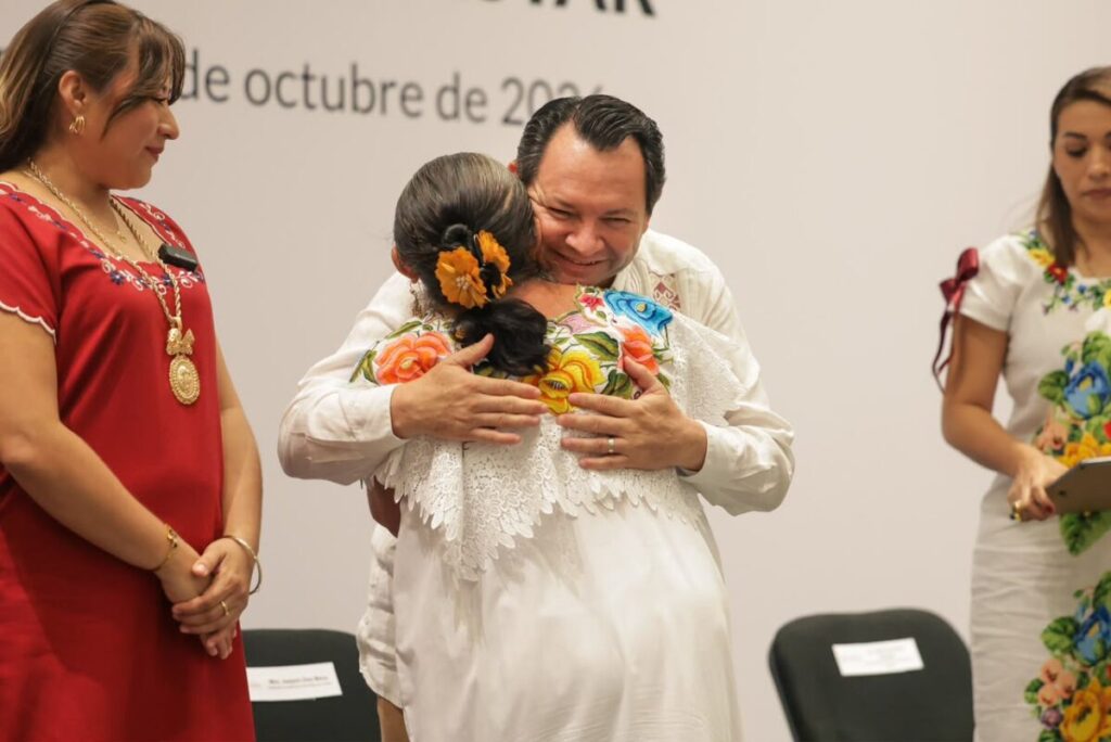 Renacimiento Maya: Miriam Esther lleva 10 años recibiendo bebés en Tzucacab; hoy el Gobierno la reconoce: 313 parteras tradicionales de 58 municipios recibirán 3 mil pesos cada bimestre / Renacimiento Maya