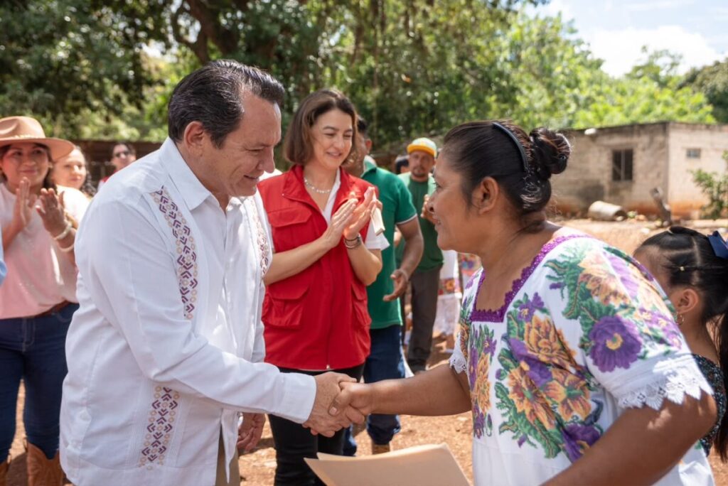 Cumple Renacimiento Maya con obras de agua potable y saneamiento en Tekax / Joaquín Díaz Mena