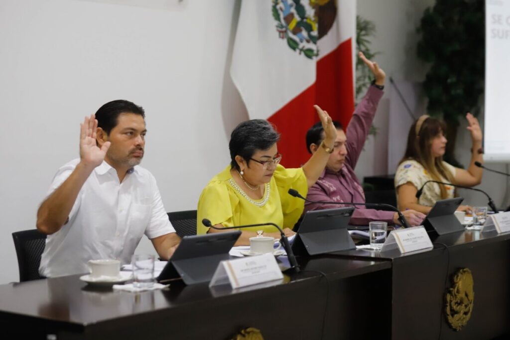 Comisión de Educación aprueba reconocimientos a tres instituciones emblemáticas de Yucatán