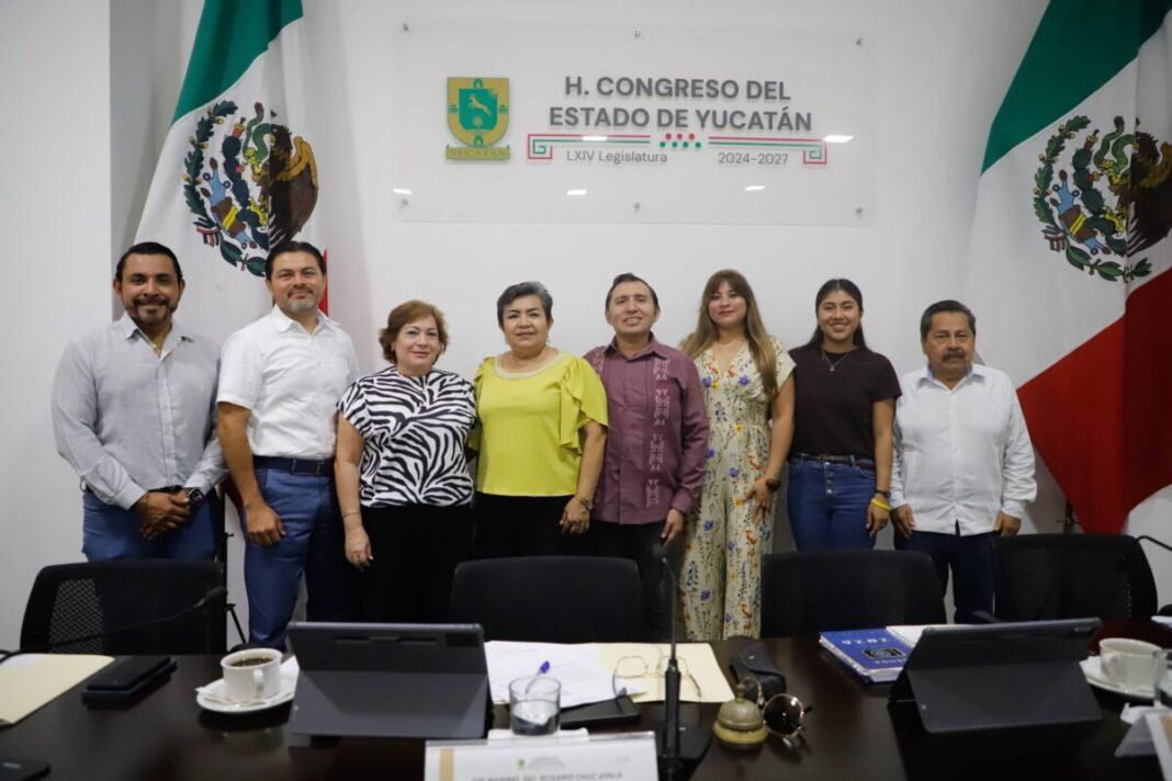 Comisión de Educación aprueba reconocimientos a tres instituciones emblemáticas de Yucatán