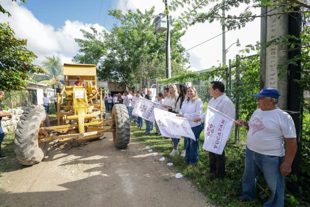 El Gobernador Joaquín Díaz Mena lleva obras a Conkal: reparan calles que esperaron 50 años