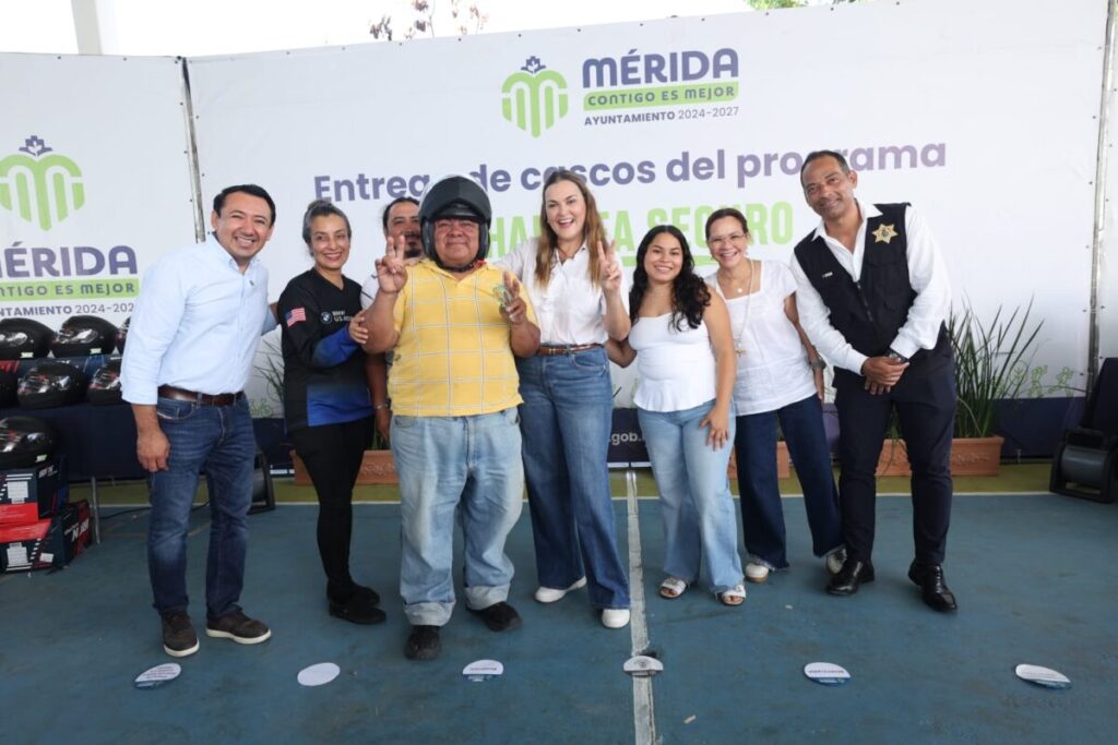 La seguridad del trabajador es primero; Cecilia Patrón entrega cascos certificados a motociclistas de plataforma.