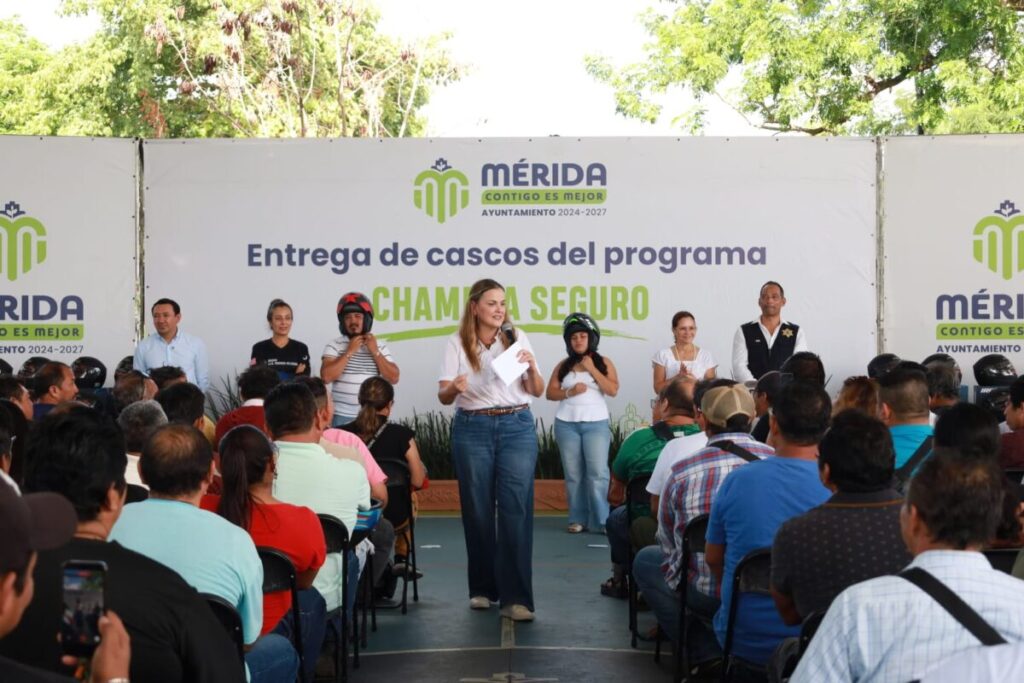 La seguridad del trabajador es primero; Cecilia Patrón entrega cascos certificados a motociclistas de plataforma.