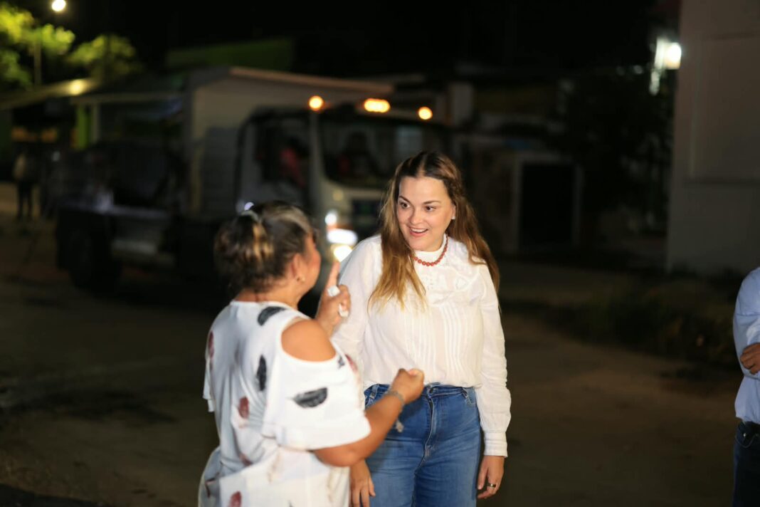 Cecilia Patrón despliega cuadrillas de bacheo 24/7 por toda Mérida