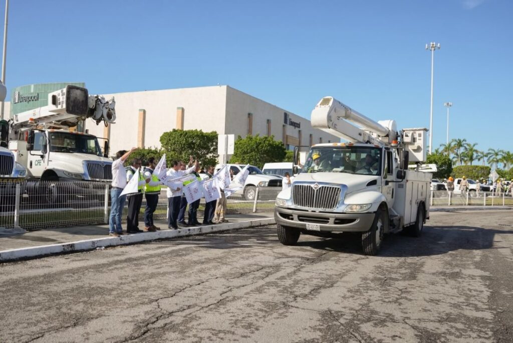 El Gobernador lo pidió a la Presidenta y llegaron: 250 especialistas de la CFE trabajarán un mes en la red eléctrica de Mérida, Progreso y Umán para prevenir apagones / Joaquín Díaz Mena
