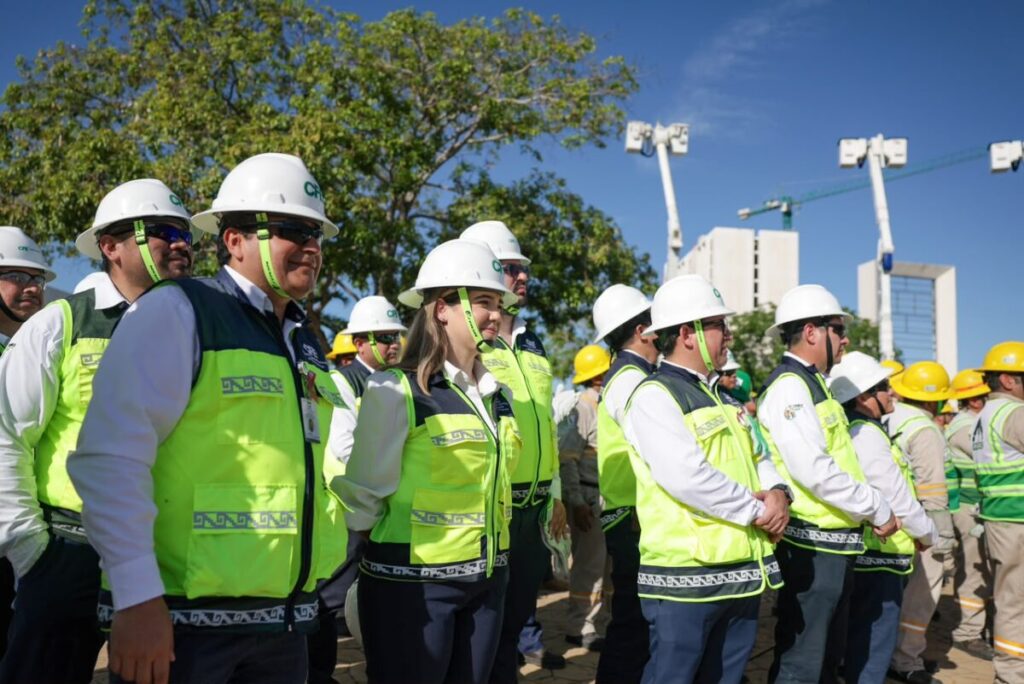 El Gobernador lo pidió a la Presidenta y llegaron: 250 especialistas de la CFE trabajarán un mes en la red eléctrica de Mérida, Progreso y Umán para prevenir apagones / Joaquín Díaz Mena