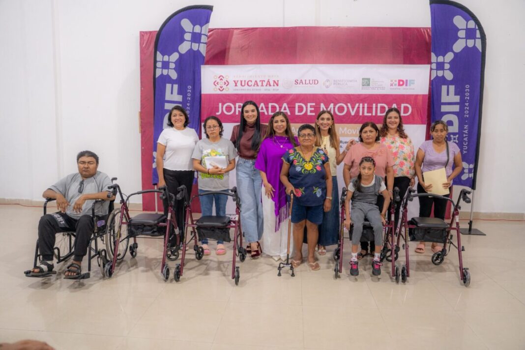 DIF Yucatán y Beneficencia Pública entregan aparatos de movilidad a personas con discapacidad / Renacimiento Maya