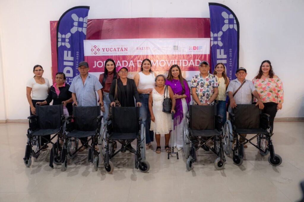 DIF Yucatán y Beneficencia Pública entregan aparatos de movilidad a personas con discapacidad / Renacimiento Maya