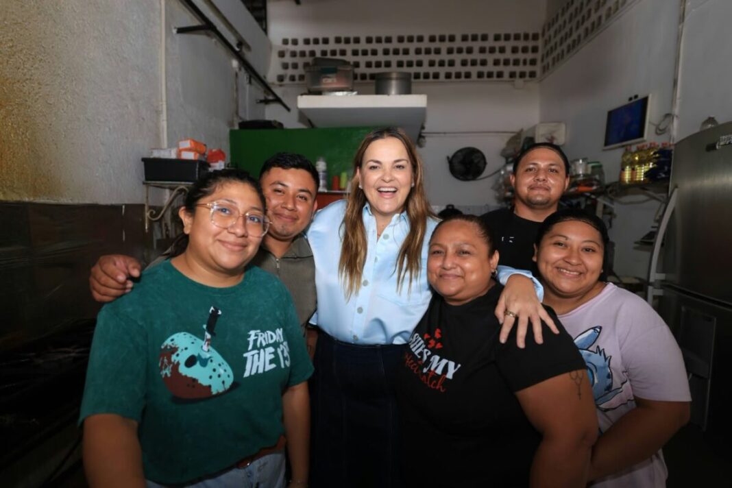 Cecilia Patrón recorrió colonias, dialogó con vecinos y dio seguimiento a las necesidades de infraestructura y servicios públicos de Mérida