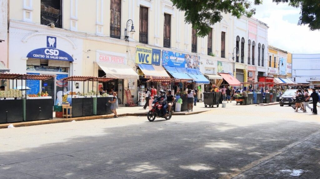 Cecilia Patrón da continuidad al reordenamiento de Mérida de la mano de comerciantes del Centro Histórico
